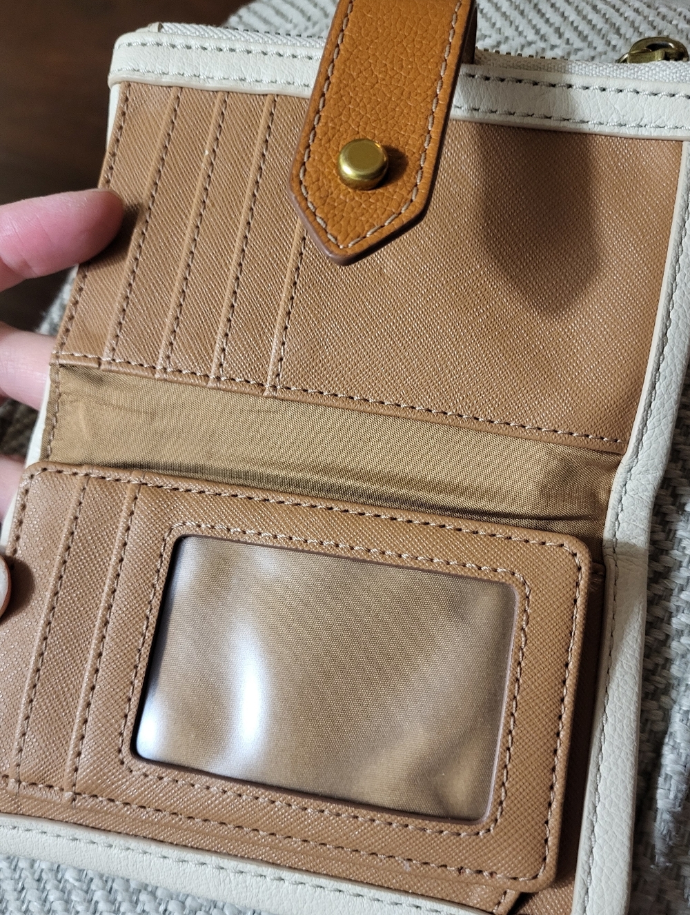 Fossil Lainie Multifunction Two Tone Leather Wallet - Picture 3 of 9